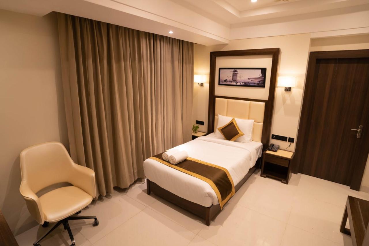 The Parkline Agartala Exterior foto